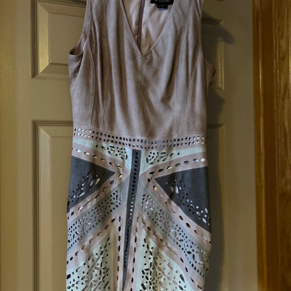 Ladies Dress - Picture 1 of 2